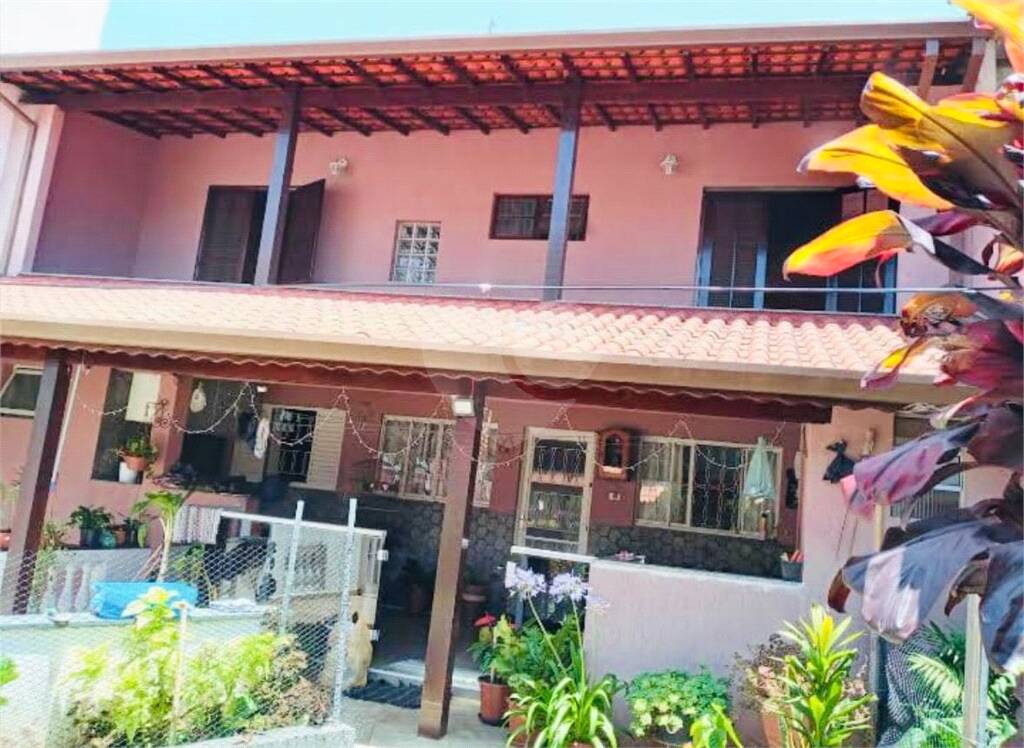 Sobrado à venda com 2 quartos em Maracanã, Praia Grande - SP