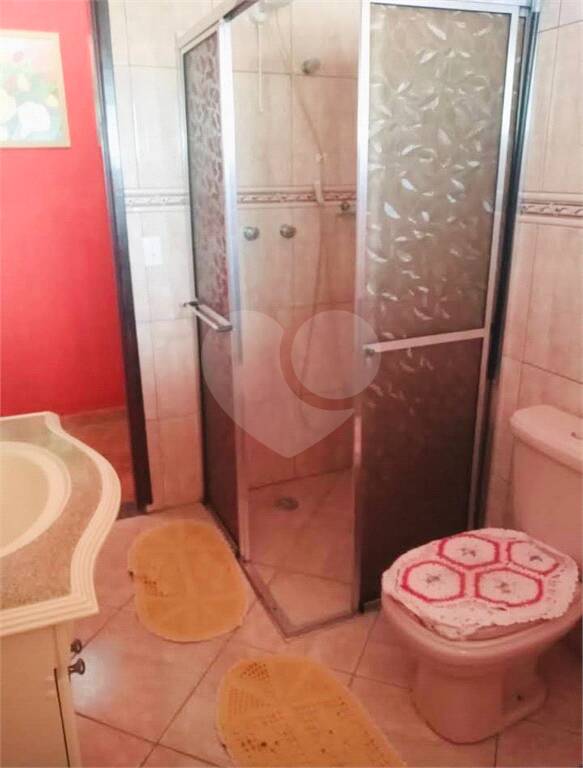 Casa à venda com 3 quartos, sendo 1 suíte, em Maracanã, Praia Grande - SP