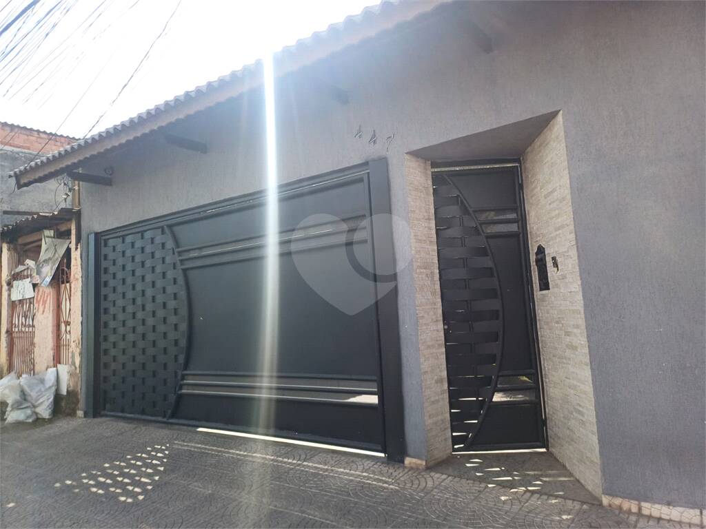 Sobrado à venda com 3 quartos em Calmon Viana, Poá - SP