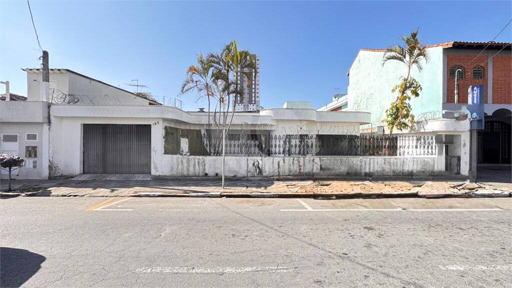 Casa para alugar com 5 quartos, sendo 2 suítes, no Centro, Suzano - SP