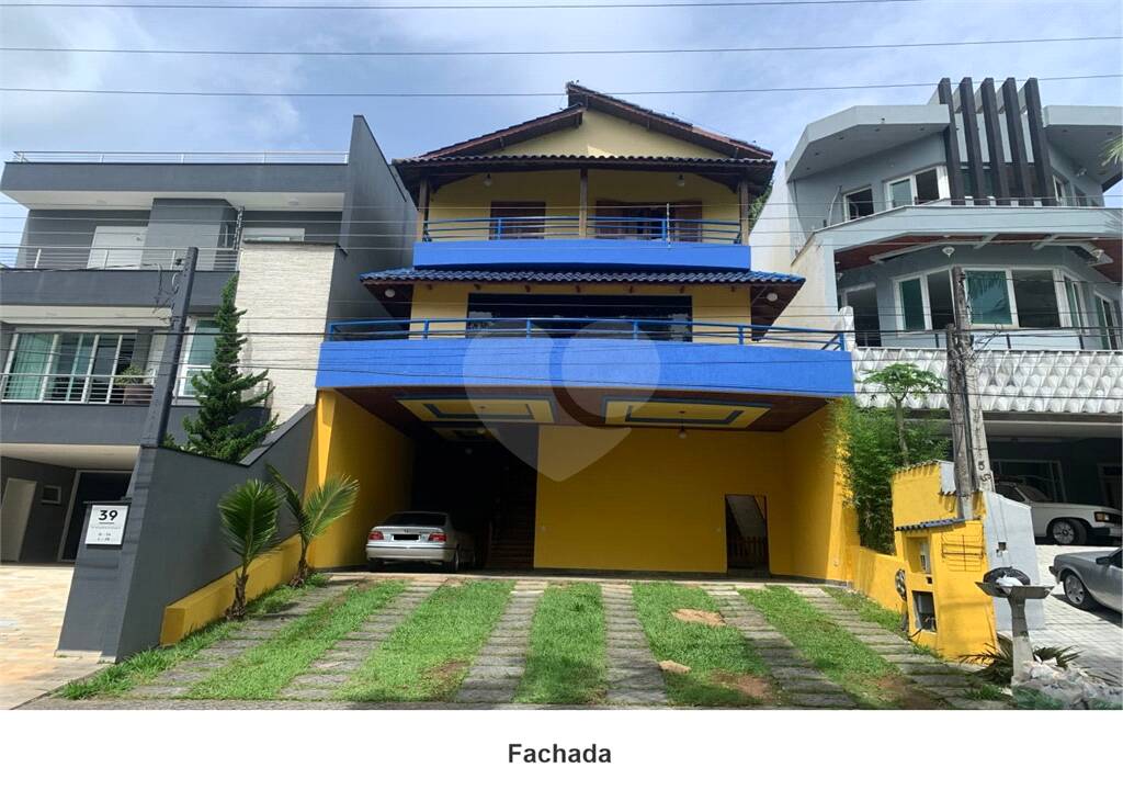 Casa à venda com 4 quartos, sendo 2 suítes, no condomínio Aruã, Mogi Das Cruzes - SP