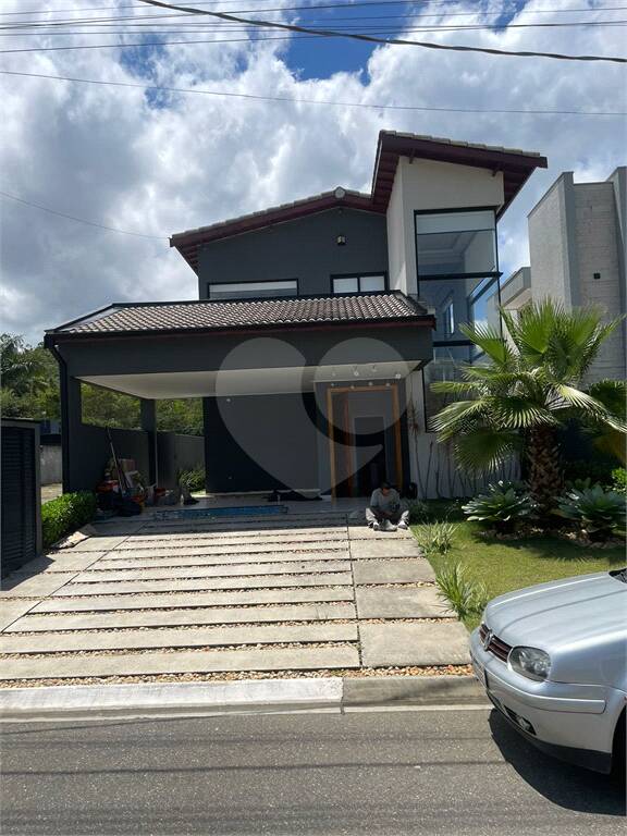 Casa à venda com 4 quartos, sendo 4 suítes, no condomínio Veneza, Mogi Das Cruzes - SP