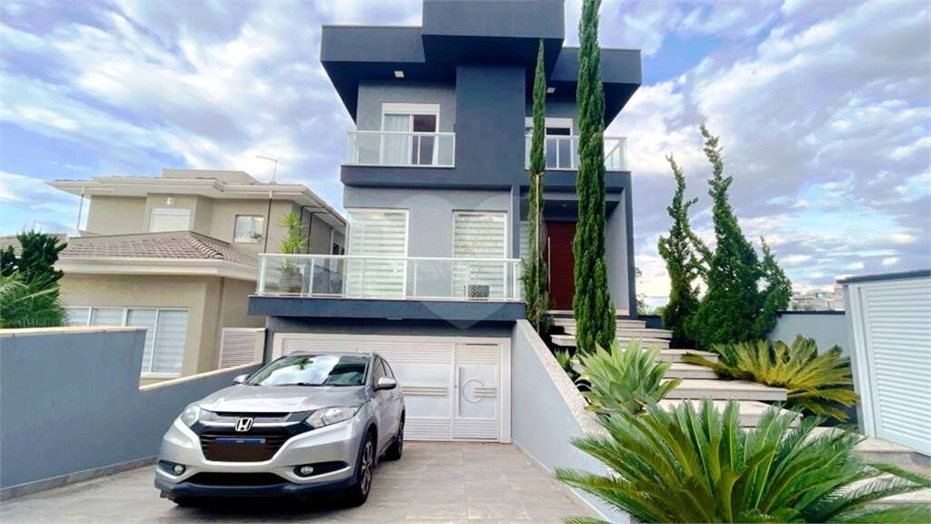 Casa à venda com 3 quartos, sendo 3 suítes, no condomínio Aruã Brisas II, Mogi Das Cruzes - SP