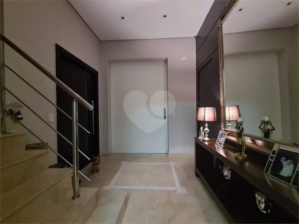Triplex à venda com 4 quartos, sendo 4 suítes, no condomínio Edifício Firenze, Mogi Das Cruzes - SP