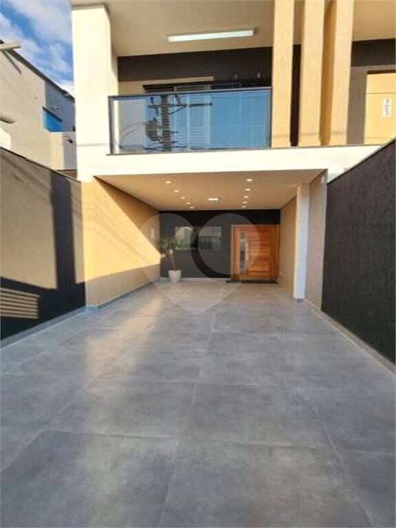 Casa à venda com 1 quarto, sendo 2 suítes, no condomínio Residencial Oliveira, São Paulo - SP