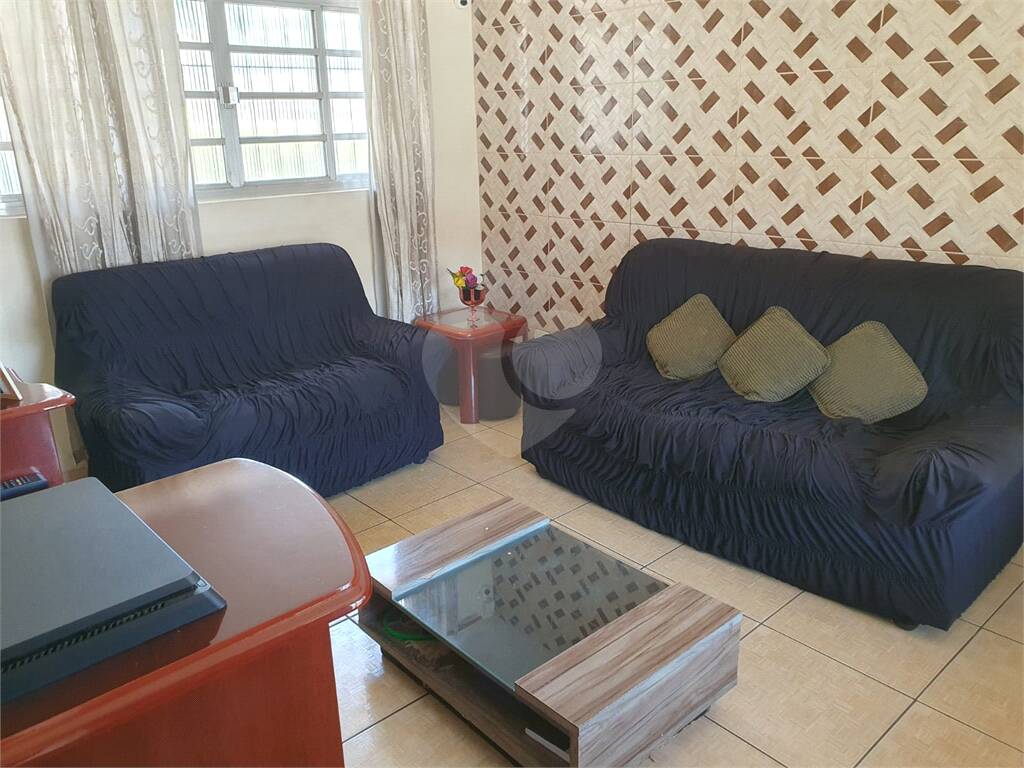 Casa Térrea à venda com 3 quartos, sendo 1 suíte, no Centro, Poá - SP