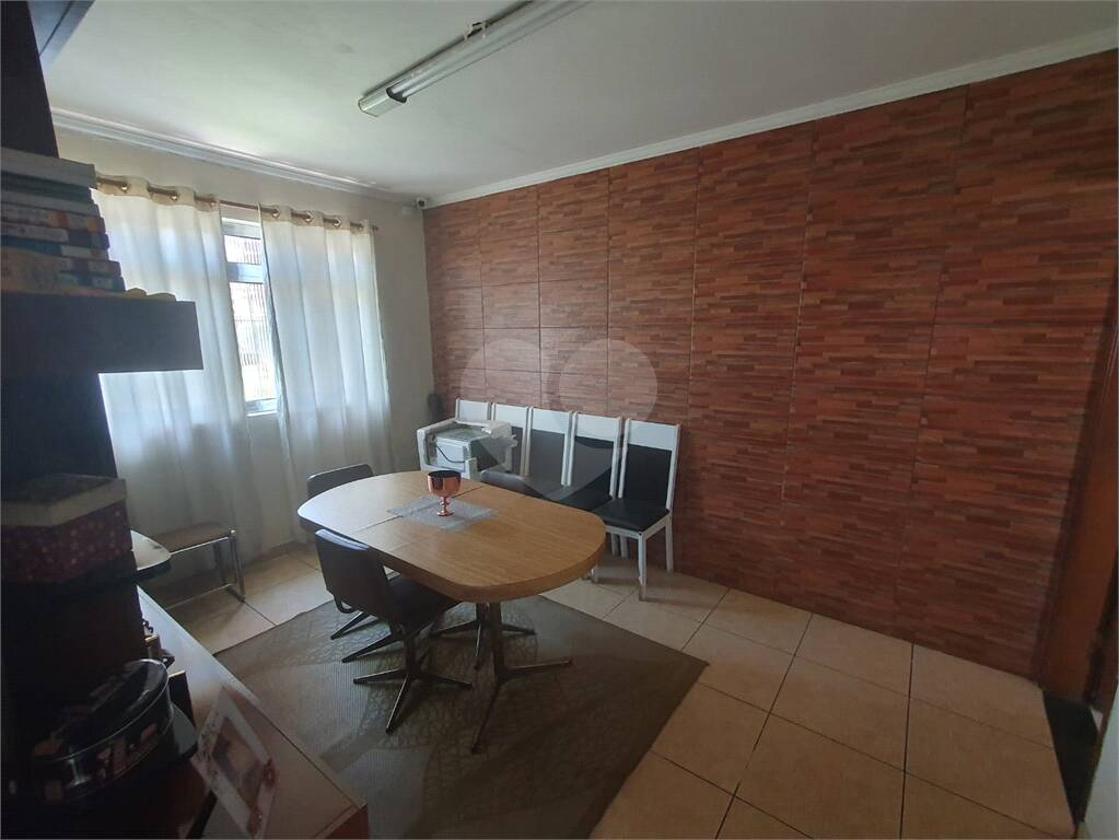 Casa Térrea à venda com 3 quartos, sendo 1 suíte, no Centro, Poá - SP
