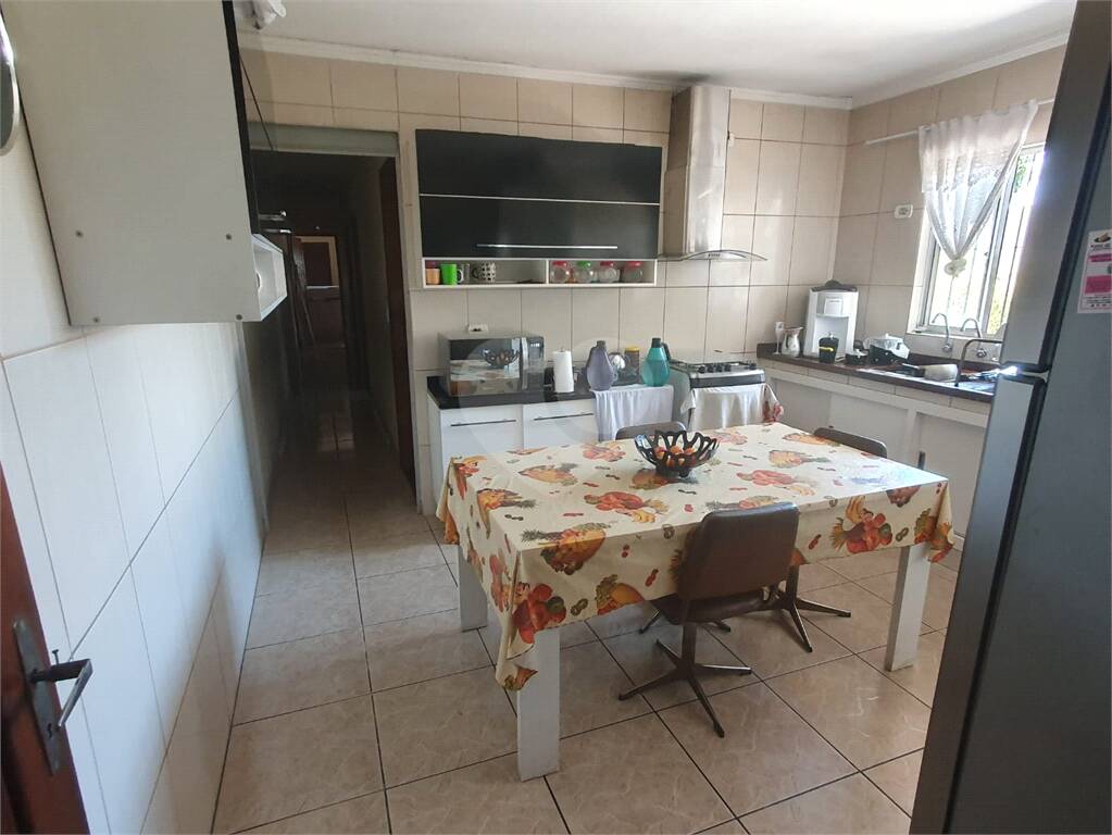Casa Térrea à venda com 3 quartos, sendo 1 suíte, no Centro, Poá - SP