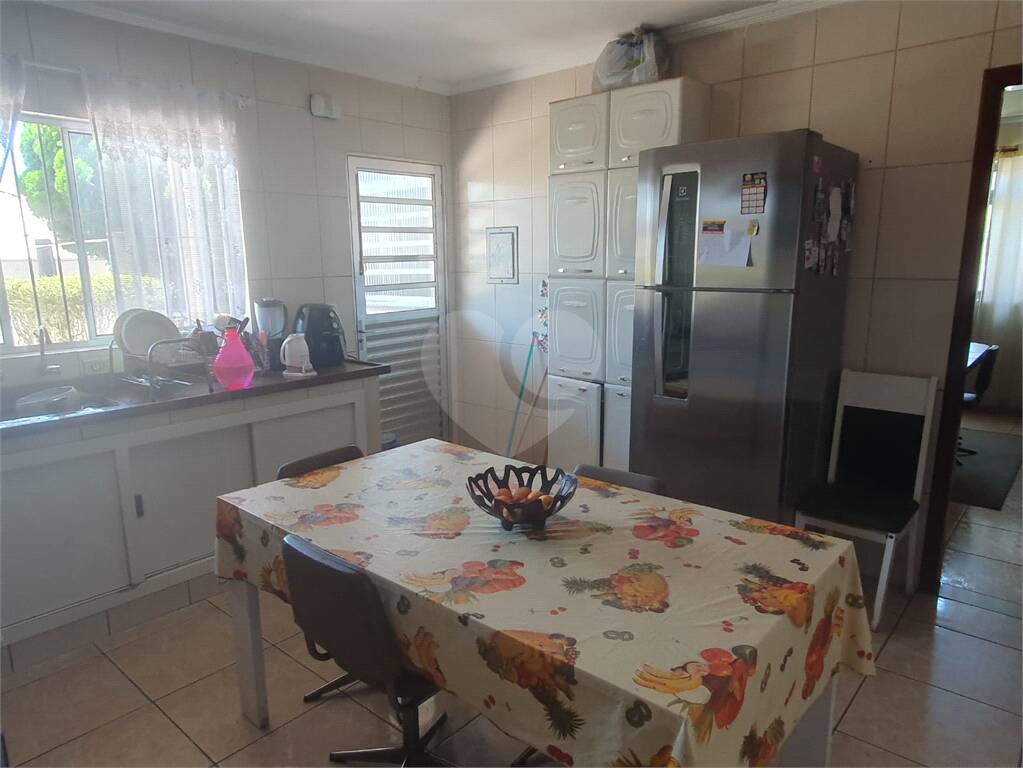 Casa Térrea à venda com 3 quartos, sendo 1 suíte, no Centro, Poá - SP