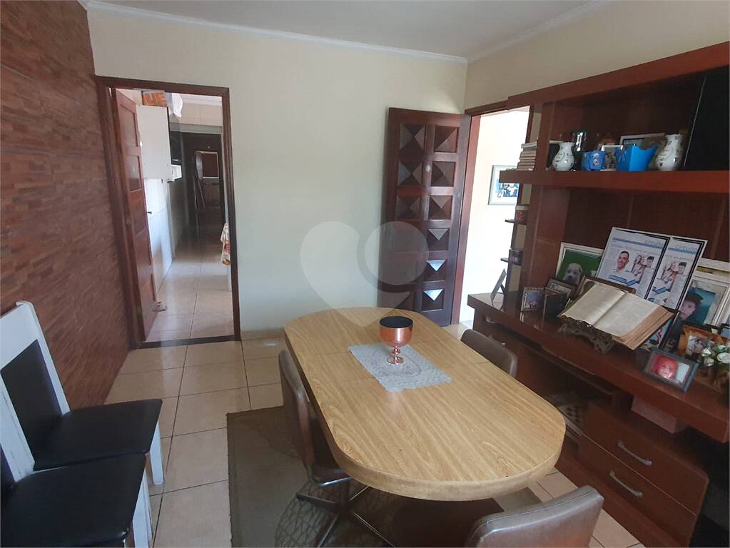 Casa Térrea à venda com 3 quartos, sendo 1 suíte, no Centro, Poá - SP