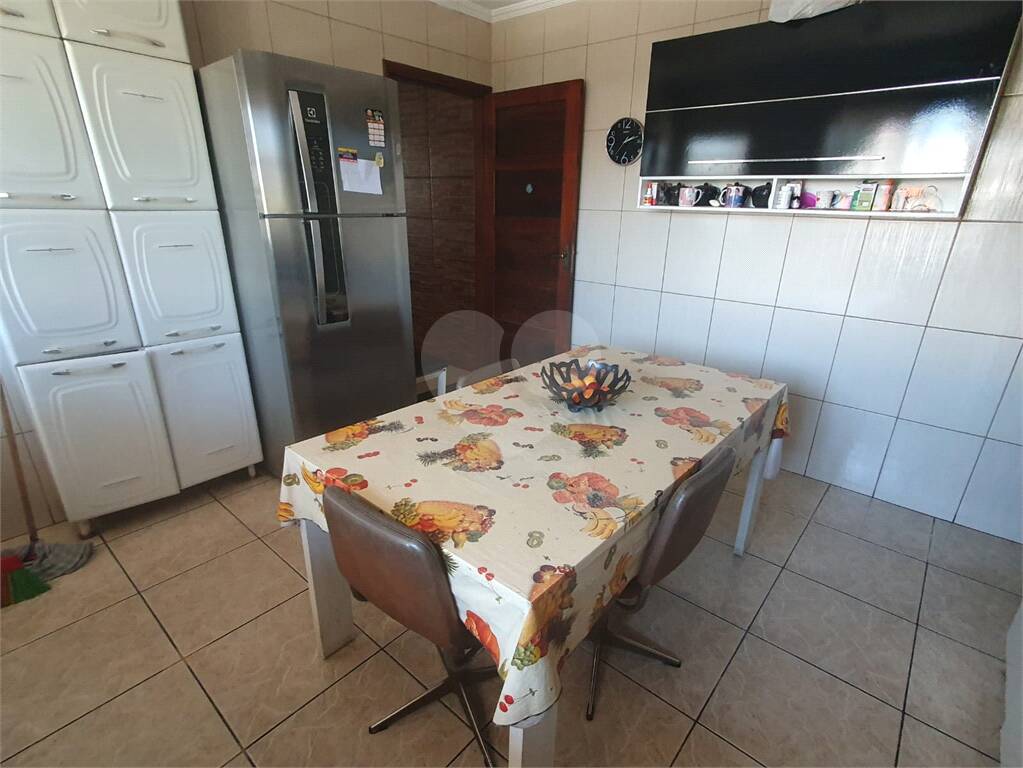 Casa Térrea à venda com 3 quartos, sendo 1 suíte, no Centro, Poá - SP