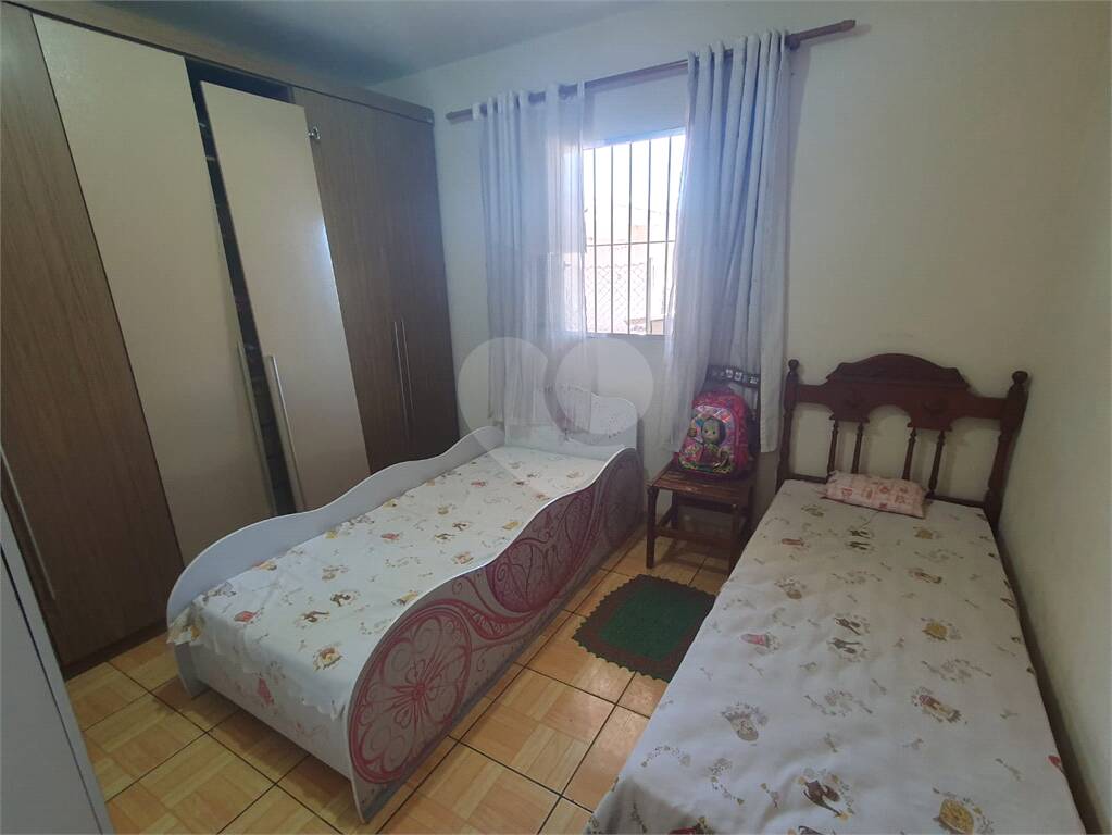 Casa Térrea à venda com 3 quartos, sendo 1 suíte, no Centro, Poá - SP