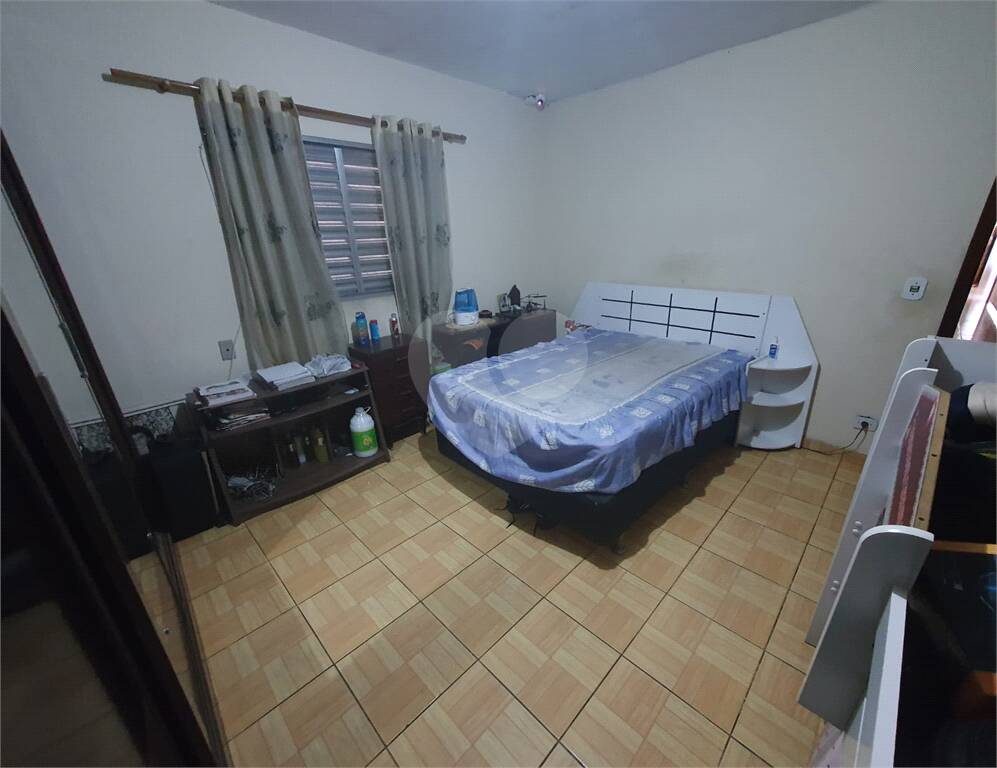 Casa Térrea à venda com 3 quartos, sendo 1 suíte, no Centro, Poá - SP