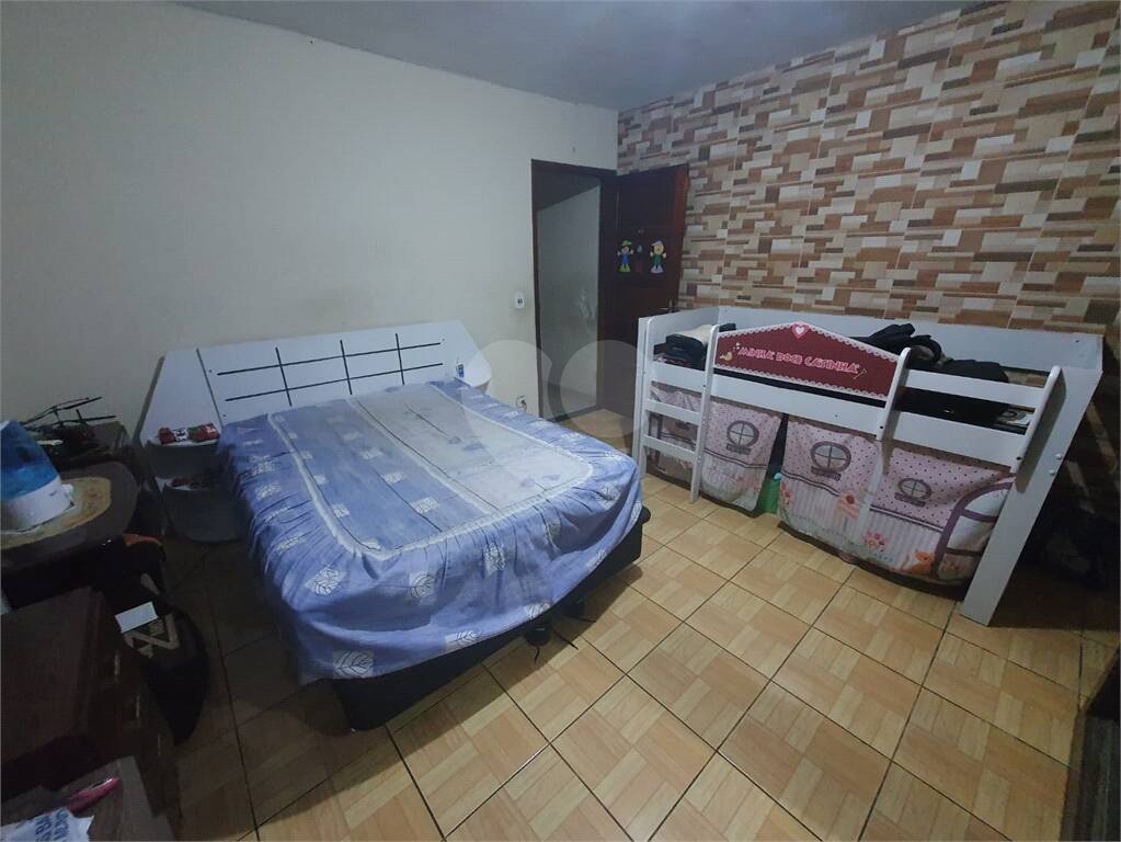 Casa Térrea à venda com 3 quartos, sendo 1 suíte, no Centro, Poá - SP