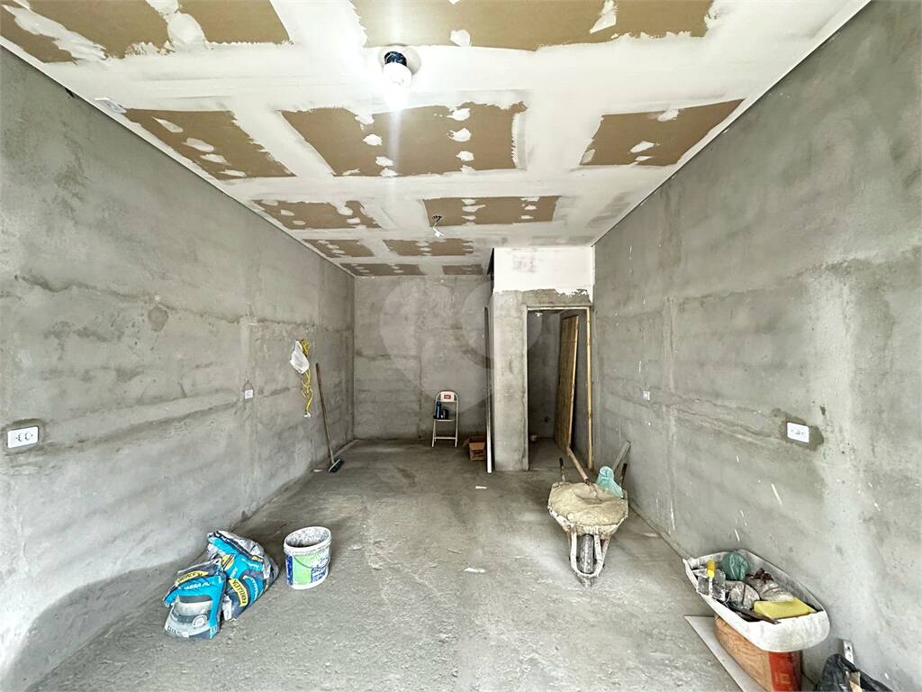 Salão comercial para alugar em Vila Nova Urupês, Suzano - SP