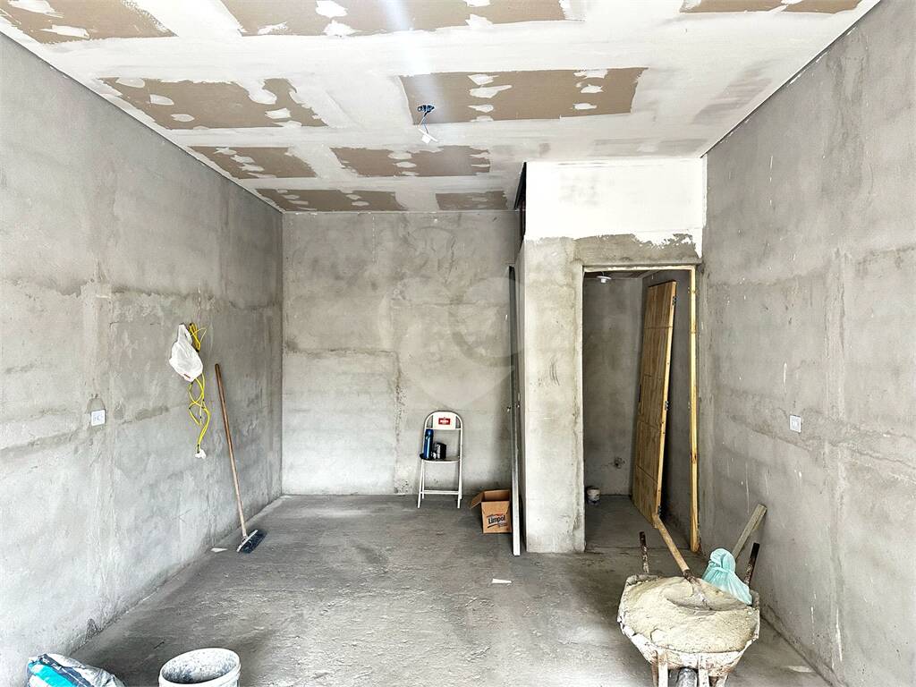 Salão comercial para alugar em Vila Nova Urupês, Suzano - SP