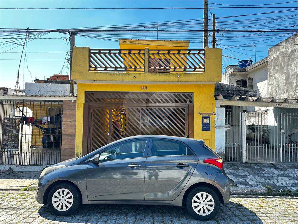 Sobrado à venda com 4 quartos, sendo 1 suíte, em Vila Amorim, Suzano - SP