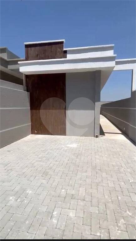 Casa à venda com 2 quartos em Chácara Holiday, Itaquaquecetuba - SP