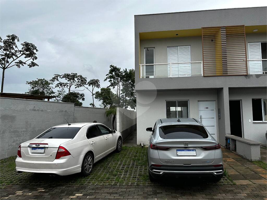 Casa à venda com 2 quartos no condomínio Vila Das Paineiras, Suzano - SP