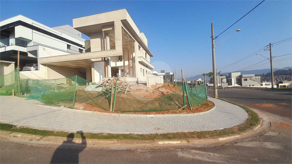 Casa à venda com 3 suítes, no condomínio Mosaico Essence, Mogi Das Cruzes - SP