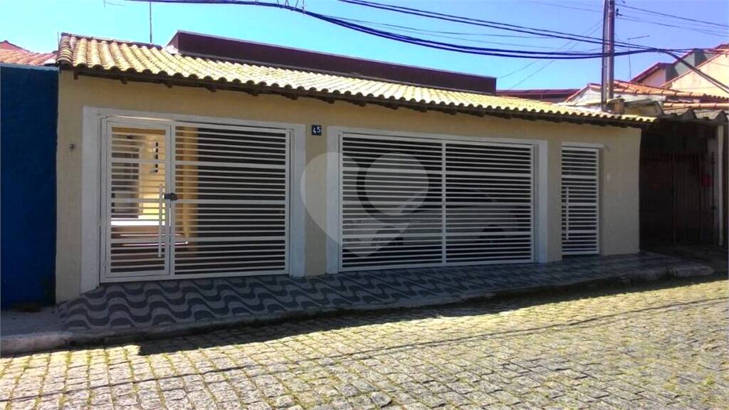 Casa à venda com 3 quartos, sendo 1 suíte, em Vila São Francisco, Suzano - SP