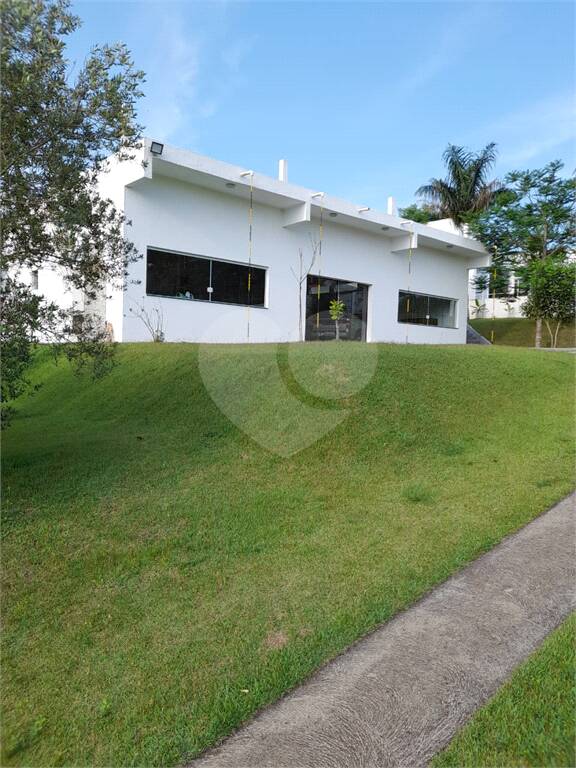 Chácara à venda com 3 quartos, sendo 3 suítes, no Centro, Biritiba-mirim - SP