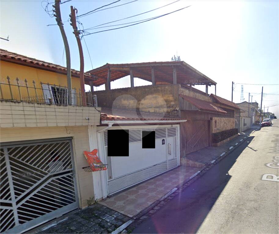 Sobrado à venda com 3 quartos no Centro, Poá - SP