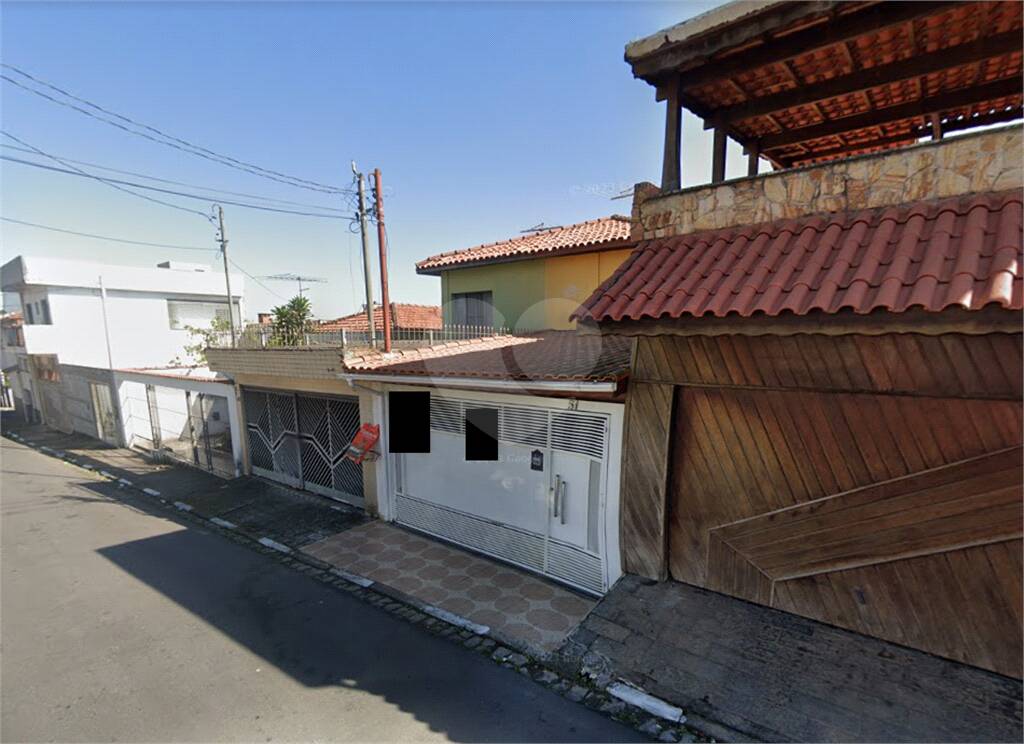 Sobrado à venda com 3 quartos no Centro, Poá - SP