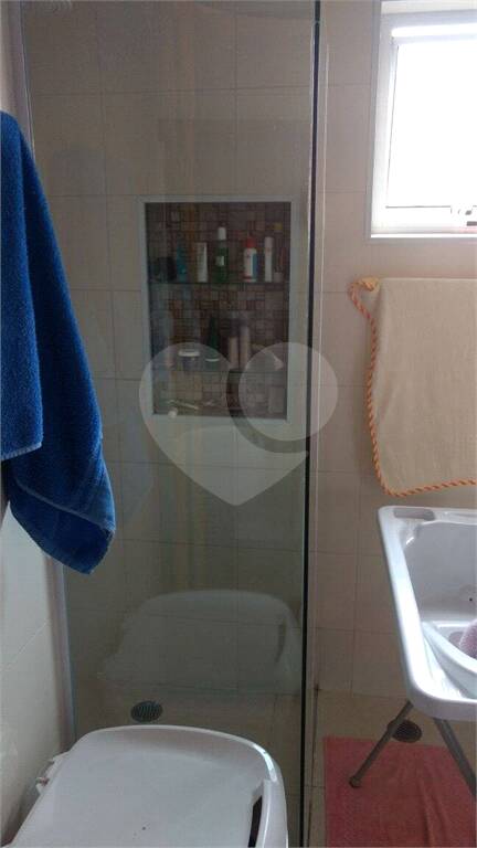 Sobrado à venda com 3 quartos no Centro, Poá - SP
