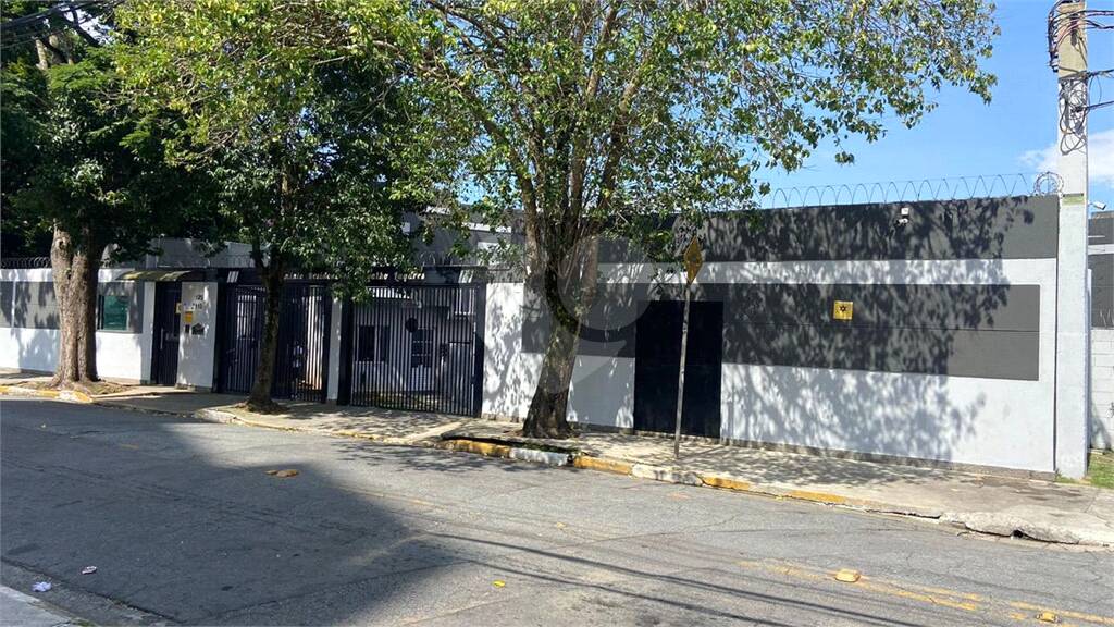 Casa à venda com 2 quartos no condomínio Carvalho Lagares, Poá - SP