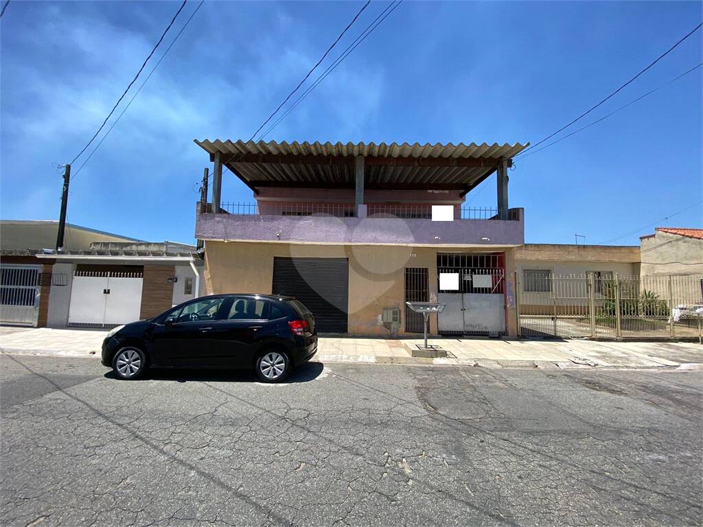Sobrado à venda com 4 quartos em Jardim Cacique, Suzano - SP
