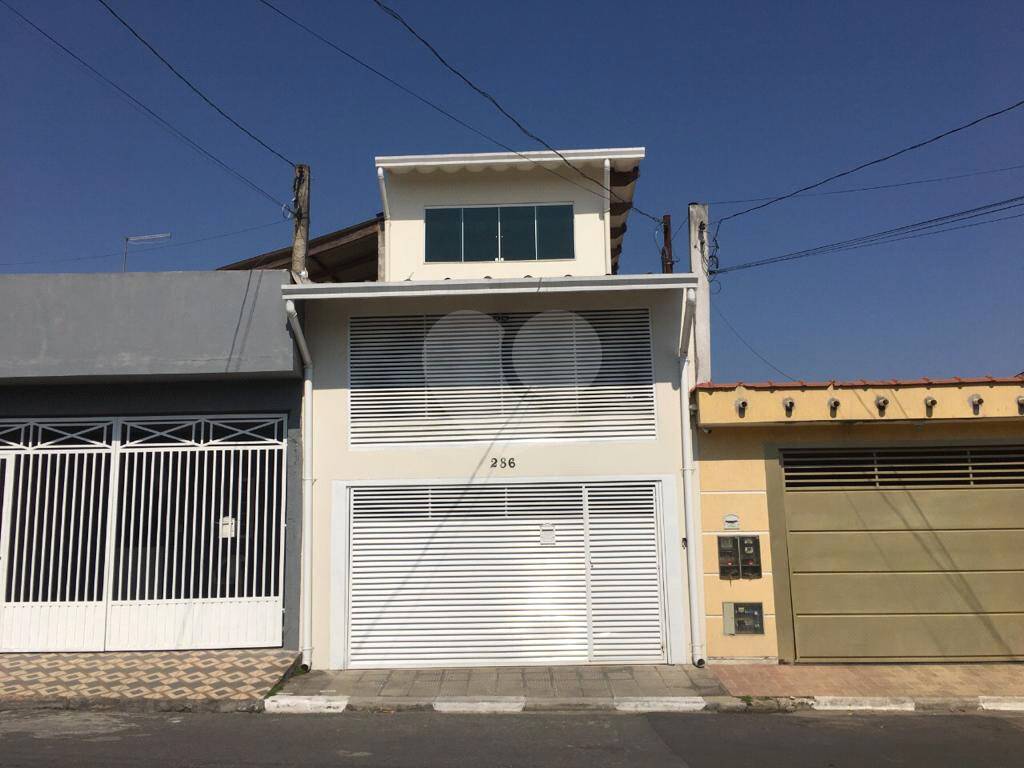 Sobrado à venda com 2 quartos, sendo 2 suítes, em Jardim Nova Itaquá, Itaquaquecetuba - SP