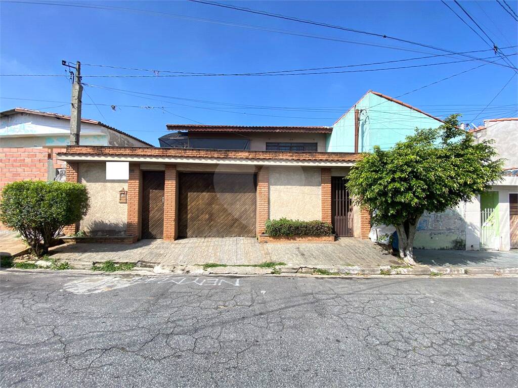 Casa à venda com 3 quartos, sendo 1 suíte, em Vila Correa, Ferraz de Vasconcelos - SP