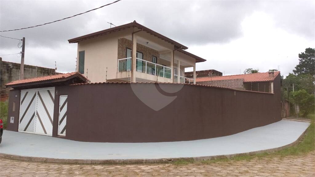 Sobrado à venda com 3 quartos, sendo 1 suíte, em Balneário São João Batista 2, Peruíbe - SP