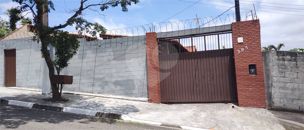 Casa Térrea à venda com 3 quartos em Vila Áurea, Poá - SP