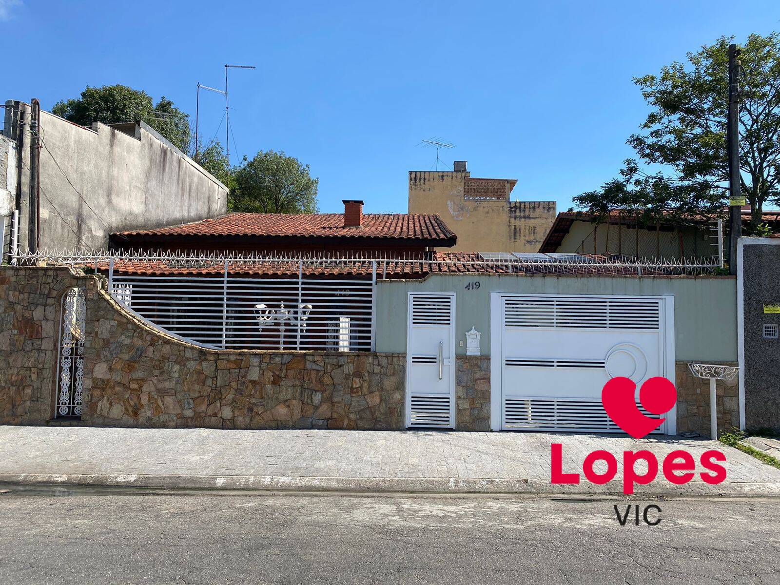 Casa, 3 quartos, 235 m² - Foto 1