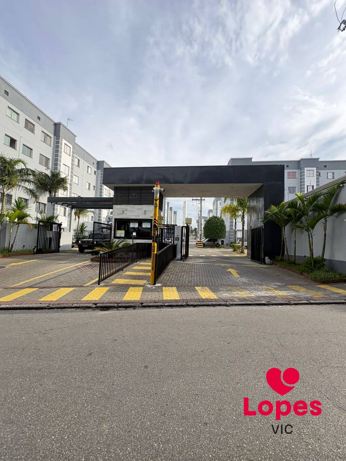 APARTAMENTO À VENDA EM SUZANO/SP